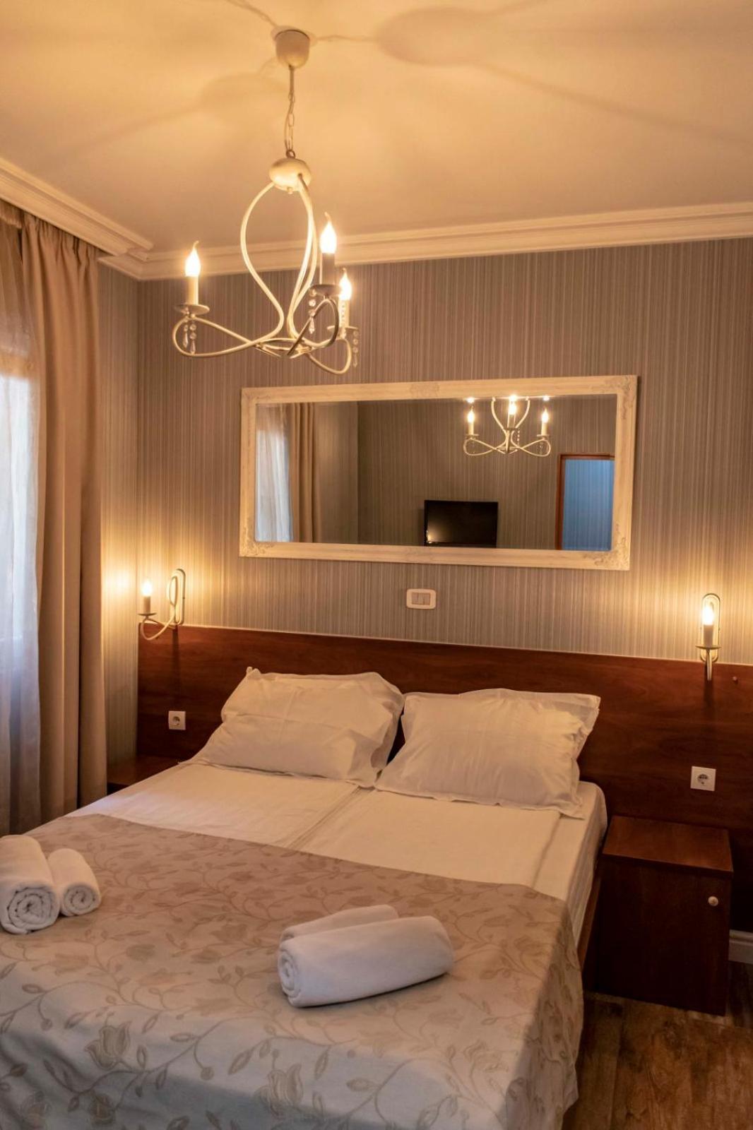 Mali Hotel Porat بودفا الغرفة الصورة