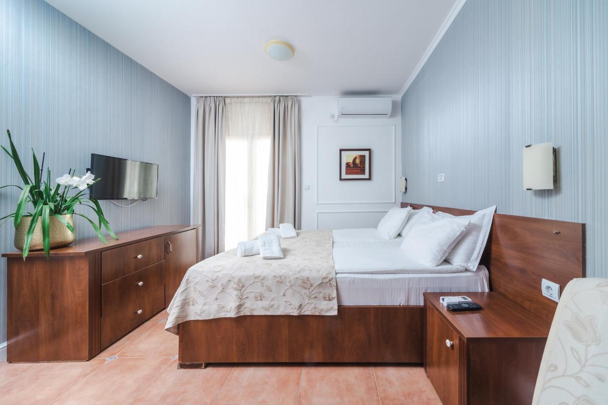 Mali Hotel Porat بودفا الغرفة الصورة